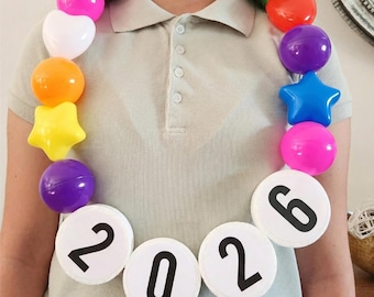Pulsera de la amistad grande, collar de graduación, joyería personalizada con cuentas, regalo de graduación hecho a mano, collar 2027