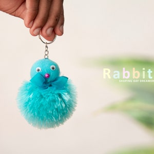 Tiny Fluffy Teddy Bear Bag Clips - Key-rings. Idée de cadeau de petite fille ou de garçon. Tan et Ivoire, cadeaux pour enfants. Porte-clés mignon accessoires sac d’école.