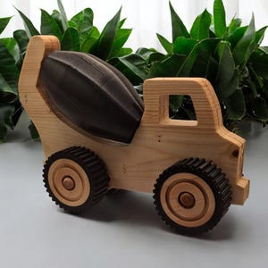 Personalisierter Zementwagen mit Drehtrommel