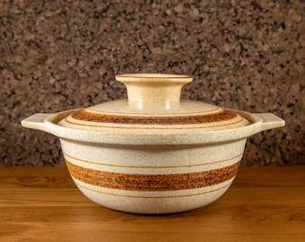 Beautiful Pottery Craft USA 2-Quart Covered Casserole | Mid Century California Pottery | Made in the USA