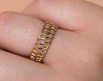 14k Solid Gold Ring, Dainty Minimal Chain Ring, 14k Gold Bold Chain Ring, Best Gold Spiral  Ring, Gold Stacking Ring, 14k Wide Band Ring