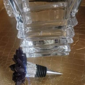 Resin crystal wine stopper, purple