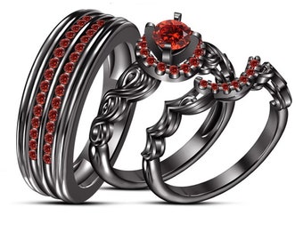 Set di anelli trio con granato rosso a taglio rotondo in argento sterling 925 placcato in oro nero, set di fedi nuziali per lui e per lei, set di anelli di fidanzamento, anello nuziale