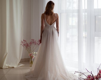 Elfenbein Brautkleid mit Glitzer-Mesh.Shiny weißes Kleid.Flauschiges Kleid mit einer Schleppe.Rückenfreies Kleid.Schichtkleid.Kleider für besondere Anlässe