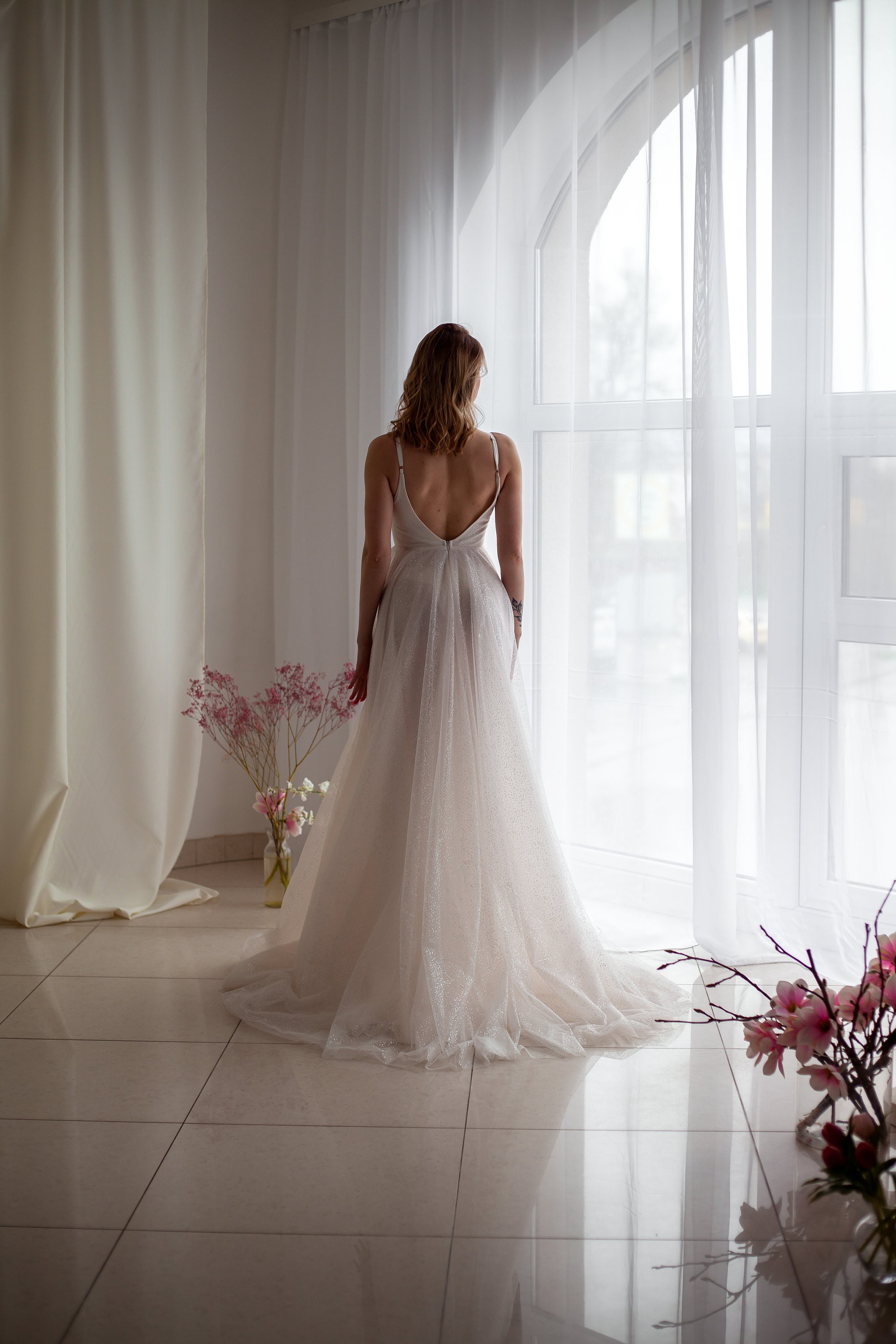 Ivory wedding dress with glitter mesh.Shiny white dress.Fluffy dress with a train.Backless dress.layered dress.Dresses for special occasions