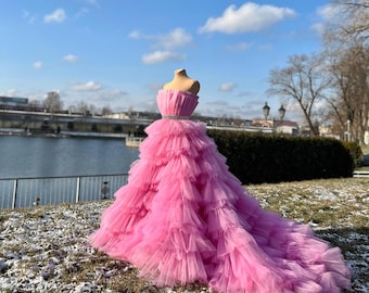 Flauschige spektakuläre rosa Kleid.Royal Rüschenkleid Candy .Hochzeit rosa flauschiges Kleid.Puppenkleid mit Strasssteinen.Herrliches Kleid für eine Party
