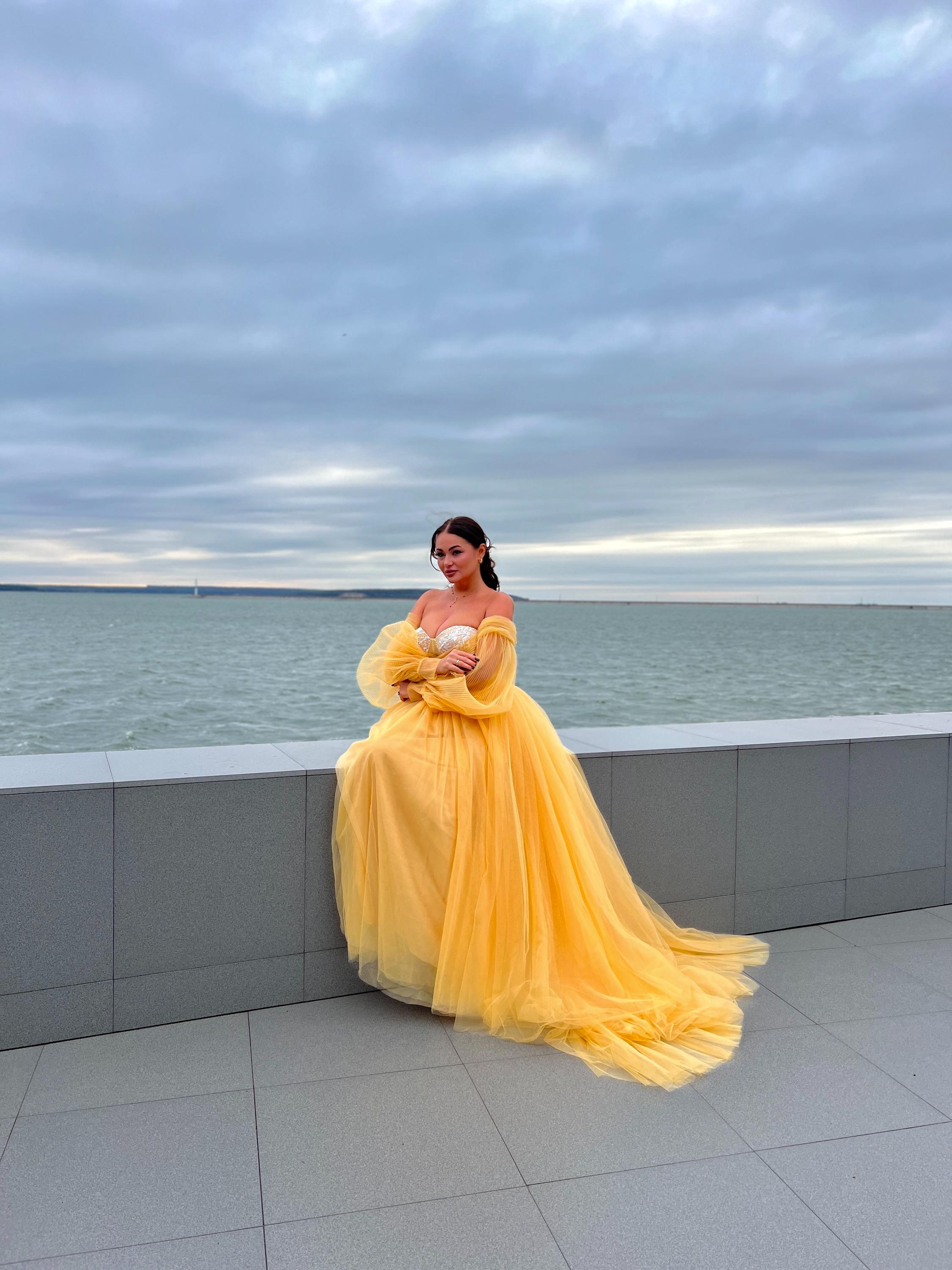 Gold long party dress,Sunny wedding dress with puff sleeves,Yellow delicate dress with a train,Mustard prom dress,Royal puffy dress