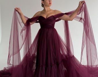 Robe de mariée bordeaux, Robe longue couleur marsala, Robes bordeaux avec une longue traîne. Robe corset de soirée. Look de mariage fougueux. Robe violet royal
