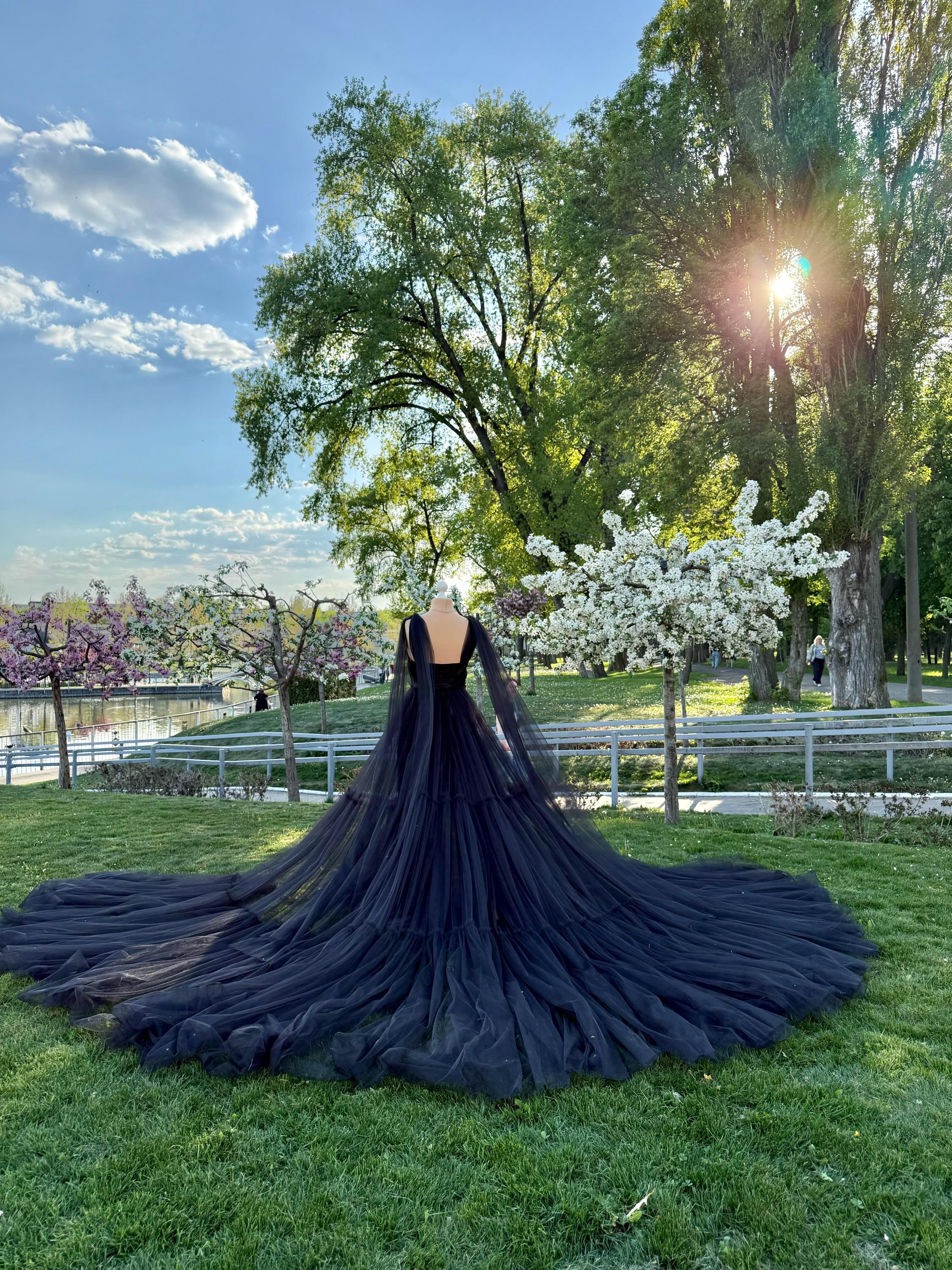 windsor red sparkly dress Shimmering Stunner Sequin Bodycon Mini Vegan Classic Caesar Salad A sultry bodycon mini Size:30 SHORT Search: black maxi dress