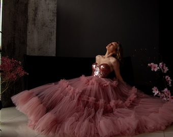 New dress design,Beautiful fluffy dress with ruffles,Shiny corset dress,powder dress,Dresses for photo shoots,Wedding dress,bare shoulders