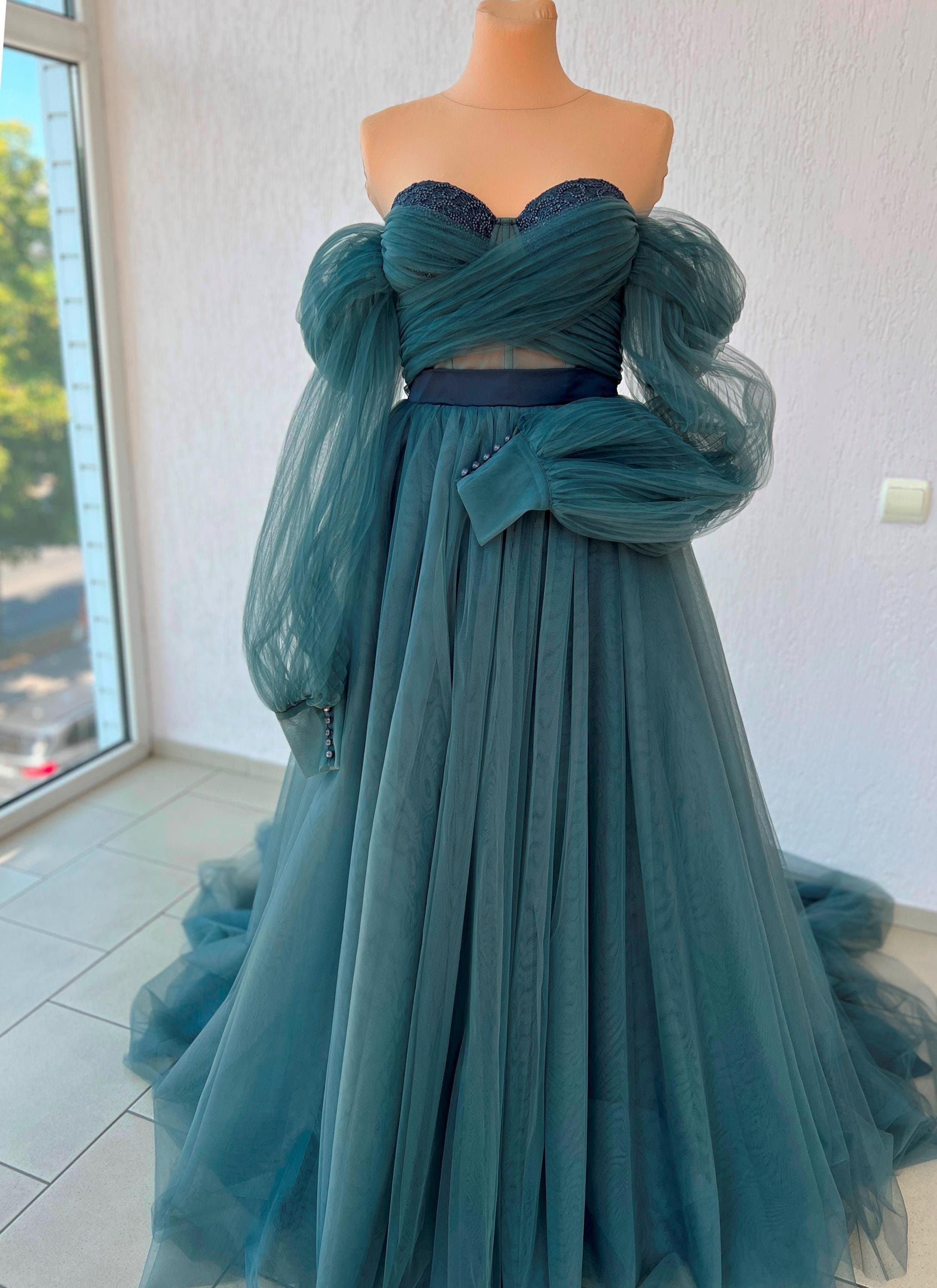 Fluffy charcoal dress.Graphite mesh dress.Dress with a train for a special occasion.Puffy sleeve with corrugated mesh.Corset long dress Fluffy charcoal dress.Graphite mesh dress.Dress with a train for a special occasion.Puffy sleeve with corrugated mesh.Corset long dress