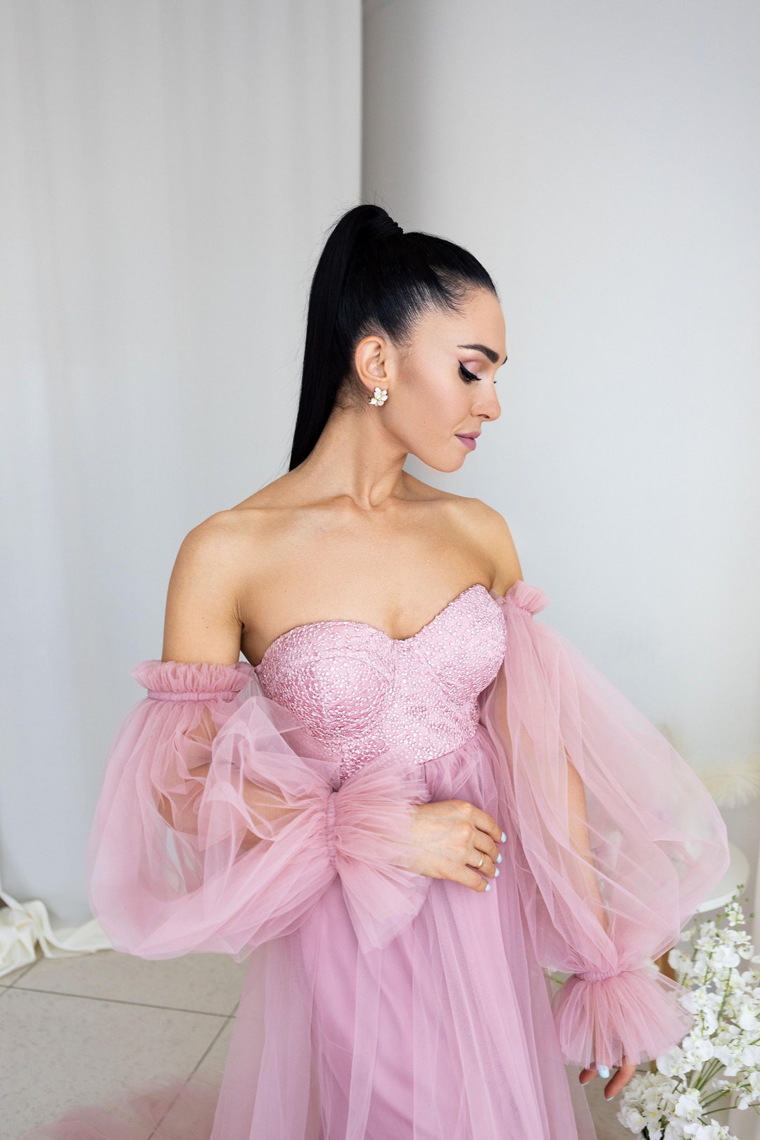 Roze gezwollen jurk, jurk met gegolfde tule, roze corset