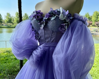 Lavendelfarbenes Brautkleid mit Blumenmuster, voluminöses langes Kleid mit 3D-Blumen, zarter Lila-Ton, Blumenmädchenkleid, Korsett aus floraler Spitze, A-Linien-Kleid