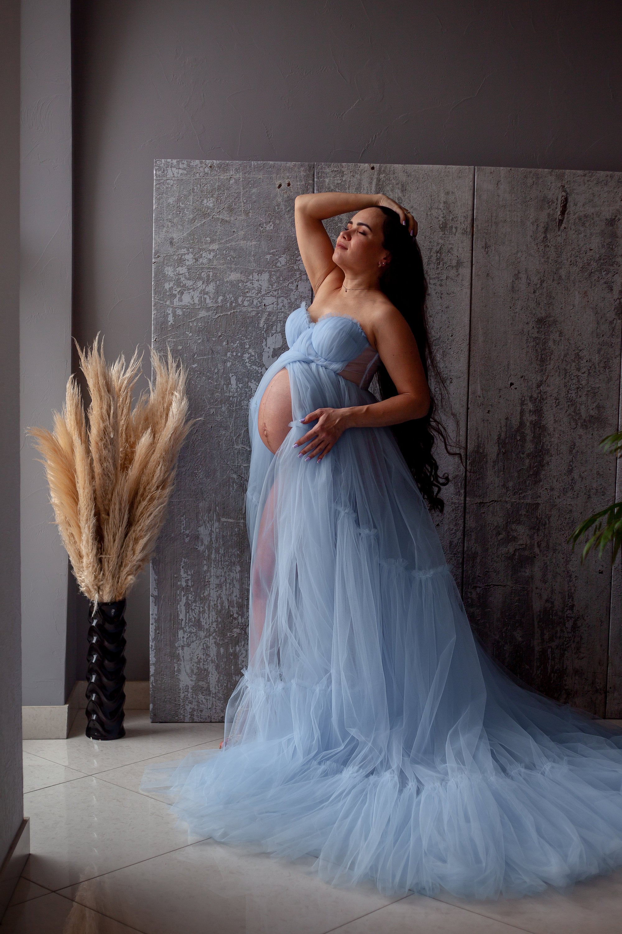 Puffy tulle maternity dress,Blue Puffy dress with ruffles.blue dress. Corset dress. pregnancy photo shoot.A transparent dress,Mother's dress