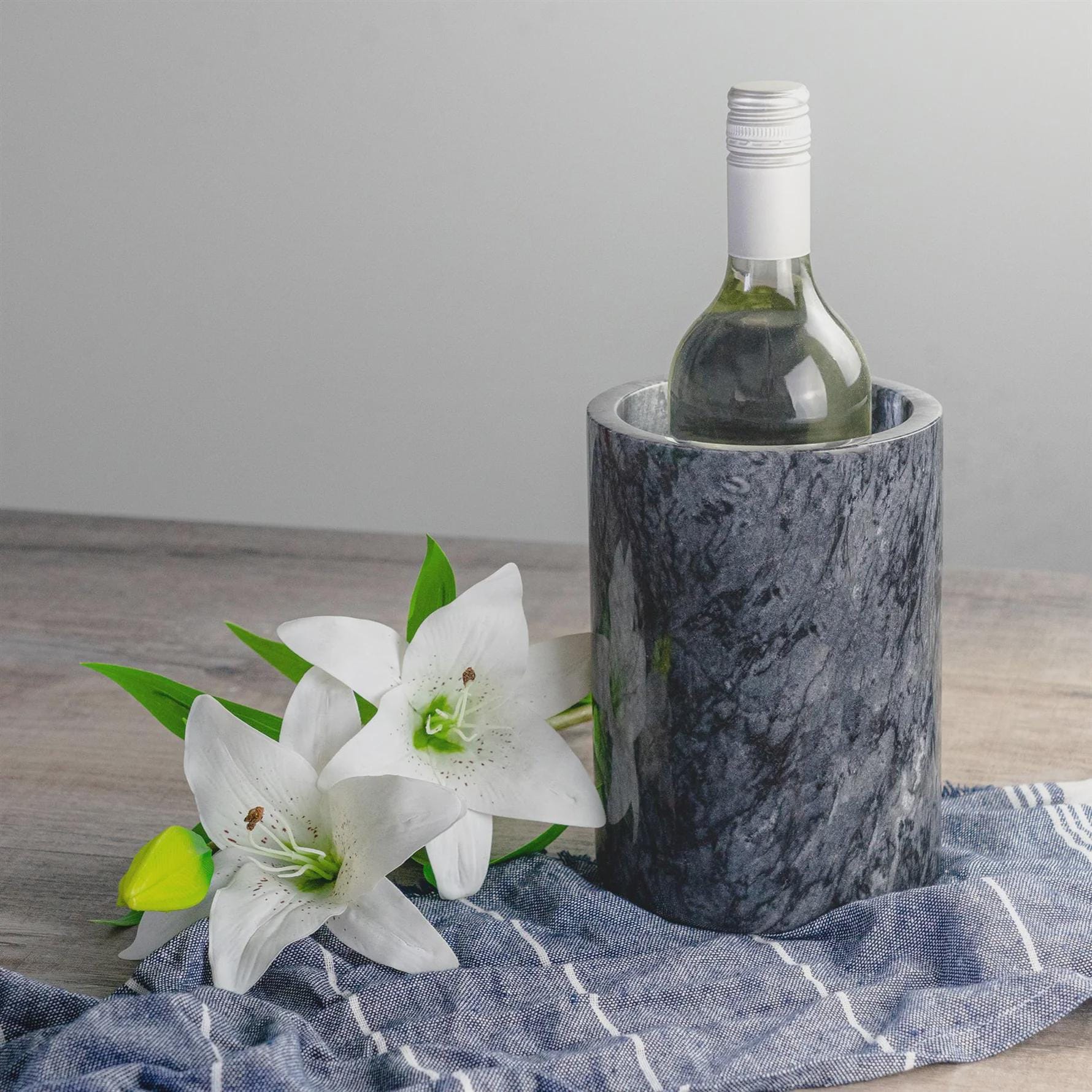 Weinkühler tisch