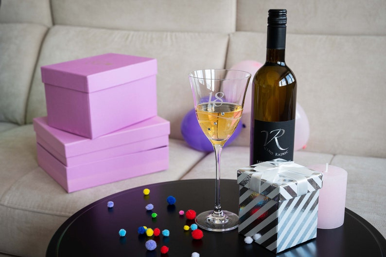 DIAMANTE Swarovski Bicchiere da vino per il 40 compleanno Bicchiere da vino in cristallo singolo con un 40 inciso a mano Impreziosito da cristalli Swarovski immagine 5