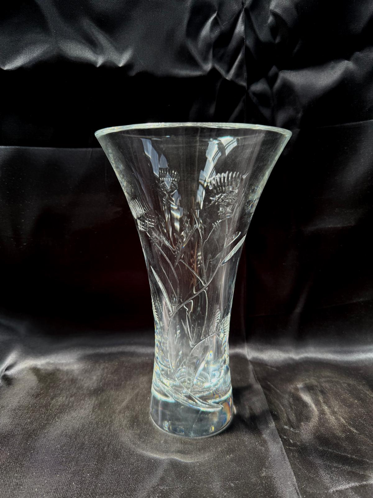 Hand-cut 24% Lead Crystal Vase – Etched Floral Design | Elegant