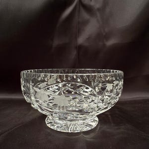 Crystal Design Hand-Cut Bowl – 24% Lead Crystal | Etched Floral Pedestal Dish, Gift Boxed Decorative Centerpiece
