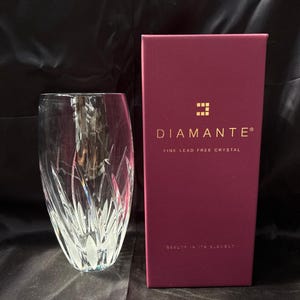 Crystal Vase – Elegant Cut vase in Gift Box