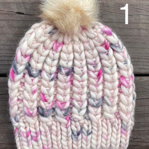 Handstrickmütze - Strickmütze - Wintermütze - Individuelle Mütze - Geflochtene Herzmütze - Pom Pom Mütze - Herren und Damenmütze - Kindermütze - Kindermütze