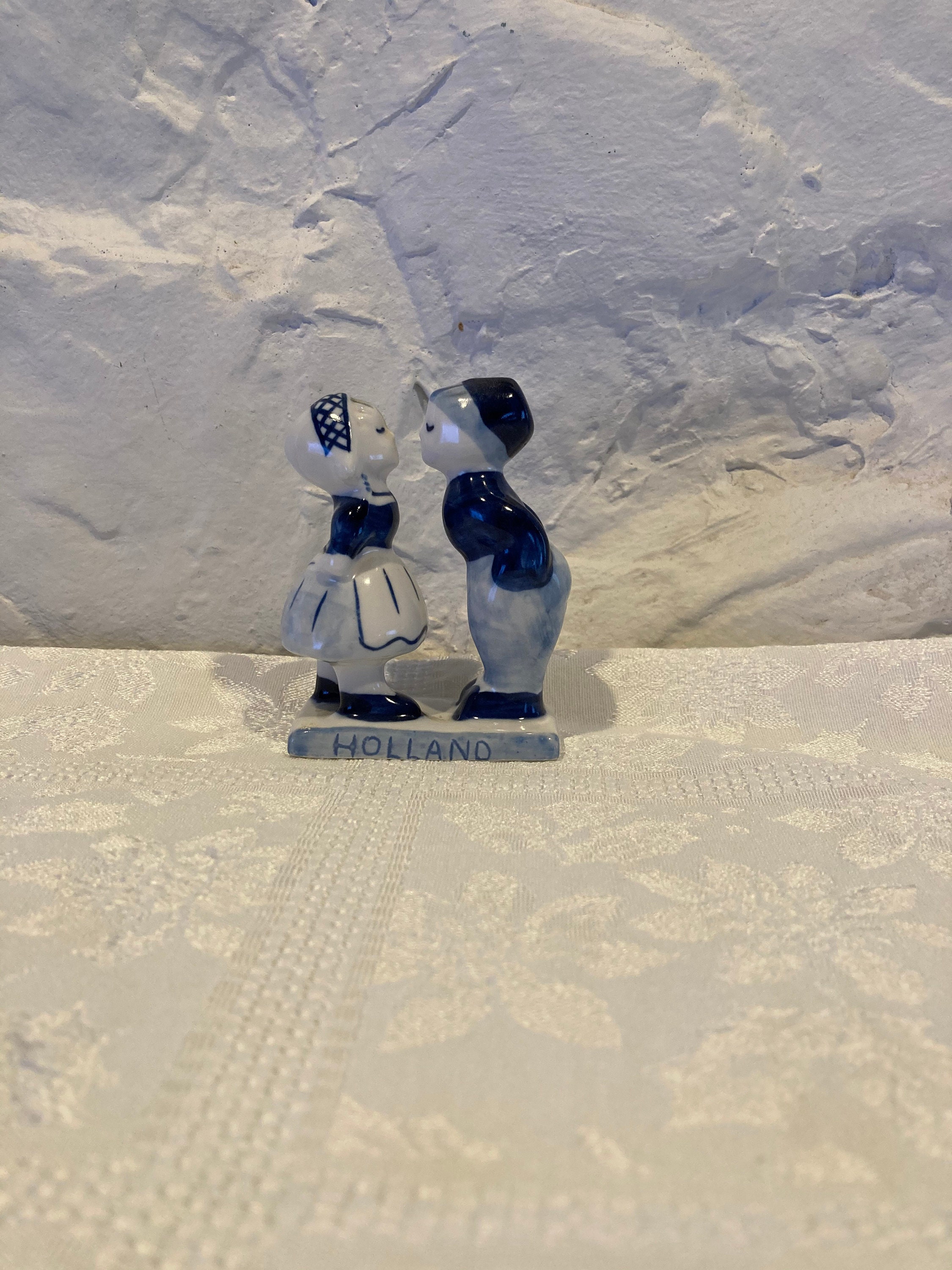 Dutch Boy and Girl Kissing - Blue and White - Vintage - Etsy