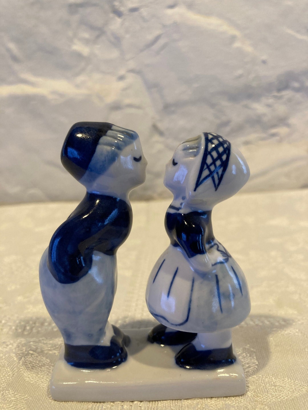 Dutch Boy and Girl Kissing - Blue and White - Vintage - Etsy