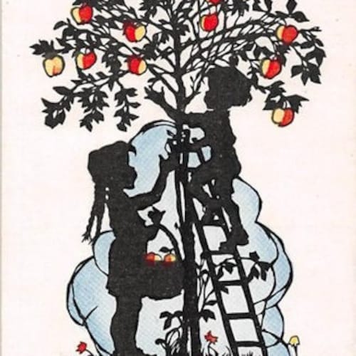 アンティークのコーラル花瓶、おそらくマウントワシントン、花の