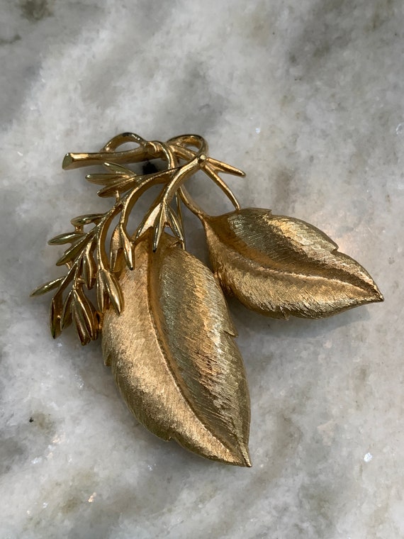 Vintage Sarah Coventry Gold Leaf Brooch