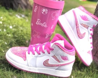 Jordan 1 Mids Bejeweled: Tênis com Strass Edição Barbie