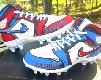 Botas de fútbol personalizadas de media caña: diseño "opuesto" pintado a mano en rojo, blanco y azul. Botas únicas para el día del partido.