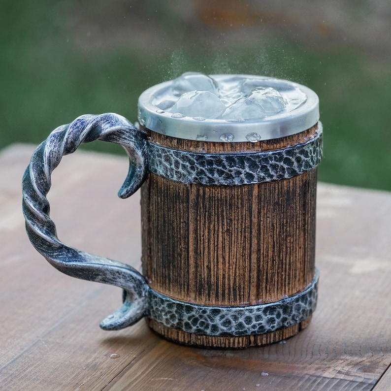 Stainless Steel Beer Tankard 20 oz Tavern Style Mug for Hot or Cold Drinks Imitation Wood & Iron Bild 8
