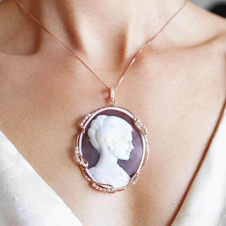 Personalised cameo, portrait cameo, cameo necklace, made in Italy, Christmas gift, made in Italy, personalised handmade gift, xmas present Crystal Rose Gold