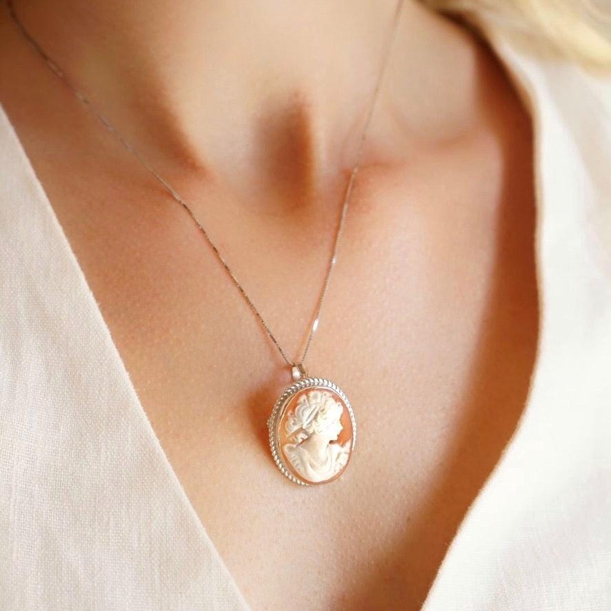 ネックレス・ペンダント Brass Plate Med Cameo Necklace Cameo Necklace - Etsy Canada
