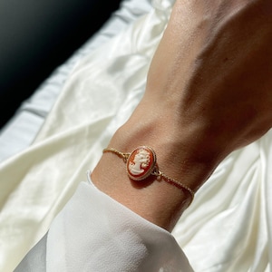 Cameo Armband, Armband aus 18K golden, Kamee Schmuck Set, Hochzeitsgeschenk, Jahrestag Geschenkidee, minimalistisches Goldarmband, Made in Italy, Unikat