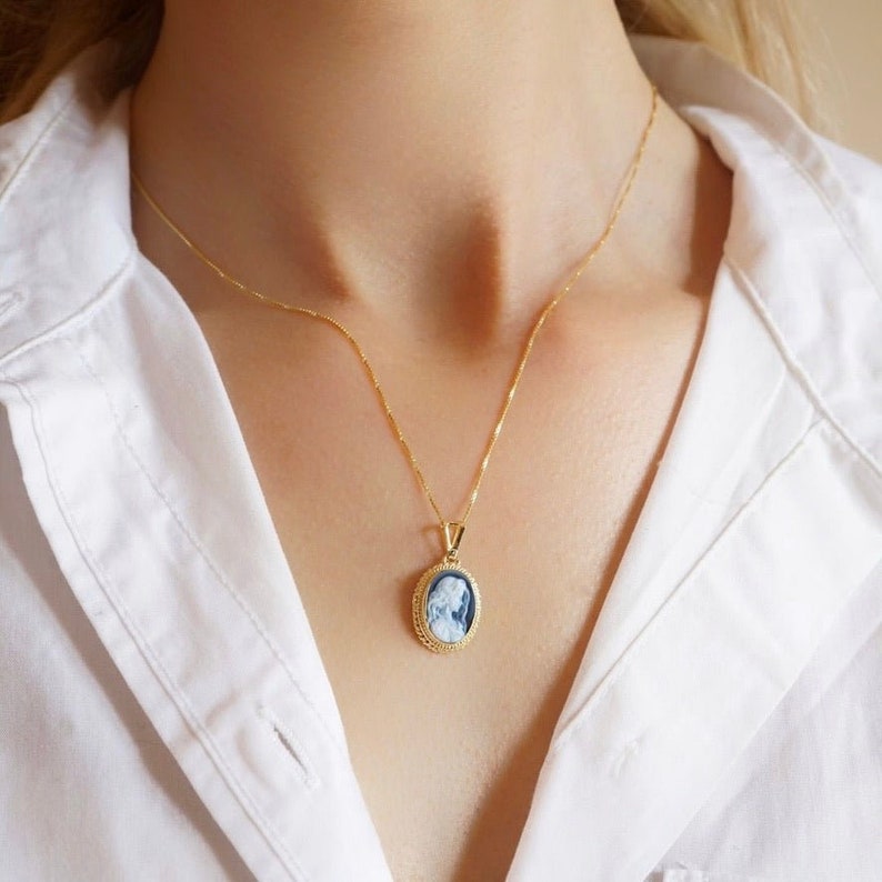 Blauwe cameo gouden ketting, zilveren sterling, gemaakt in Italië, cadeau voor haar, agaat cameo, bruidsketting, echte Italiaanse cameo, Victoriaans afbeelding 2