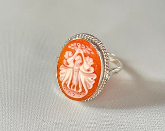 The Three Graces cameo ring with silver sterling 925 frame, adjustable ring, hand carved from a seashell, genuine and handmade in Italy