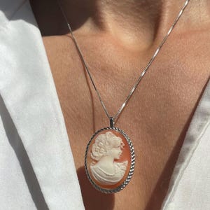 本物のカメオネックレス、メダリオンペンダント、イタリア製、シルバー