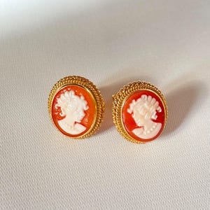 Pendientes de oro de 18 quilates, pendientes con camafeo, regalo de boda y aniversario, joyería nupcial, hecho en Italia, regalo único personalizado, cameo, pendientes de botón