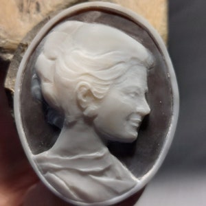 Gepersonaliseerde cameo, portret cameo, cameo ketting, gemaakt in Italië, kerstcadeau, gemaakt in Italië, gepersonaliseerd handgemaakt cadeau, kerstcadeau afbeelding 2