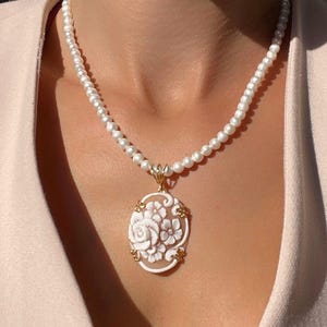 Floral Rose cameo freshwater pearls necklace, personalised gift for her, bridal necklace, wedding, genuine Italian cameo, dainty necklace