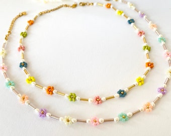 Gänseblümchen Halskette mit Süßwasserperlen / bunte Perlenkette / Choker Perlen