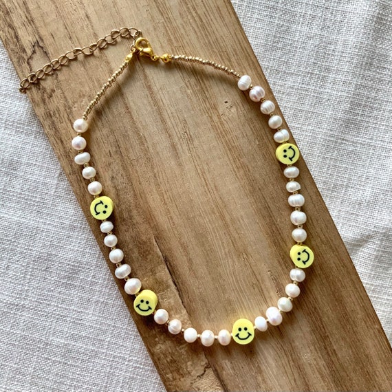 Mega Smile Pearl Necklace – AnnuniqeStudio