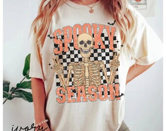 Halloween Shirt Skeleton Tee Retro Halloween Spooky Season Comfort Colors T-shirt Checkered Vintage Halloween Preppy Halloween Trendy Fall