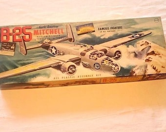 Vintage Aurora 1/4" #373-2.59 North American Mitchell Medium Bomber Airplane Kit