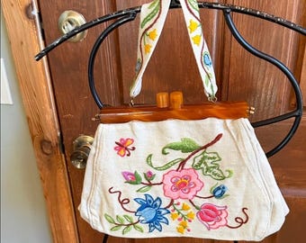 Vintage 30/40's Ivory Linen Floral Handmade Crewel Stitch Bakelight Hand Bag