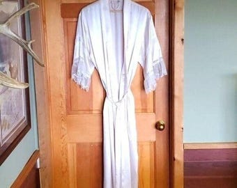 Judith Hart Vintage Embellished Pink Lace Belted Long Sleeve Sz. M Robe