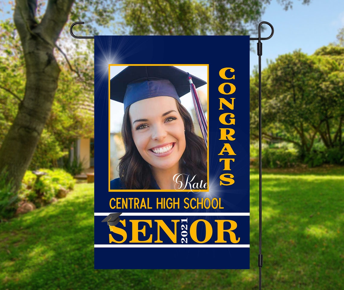 Graduation Garden Flag, 2023 Graduate, Kindergartenhigh Schoolcollege