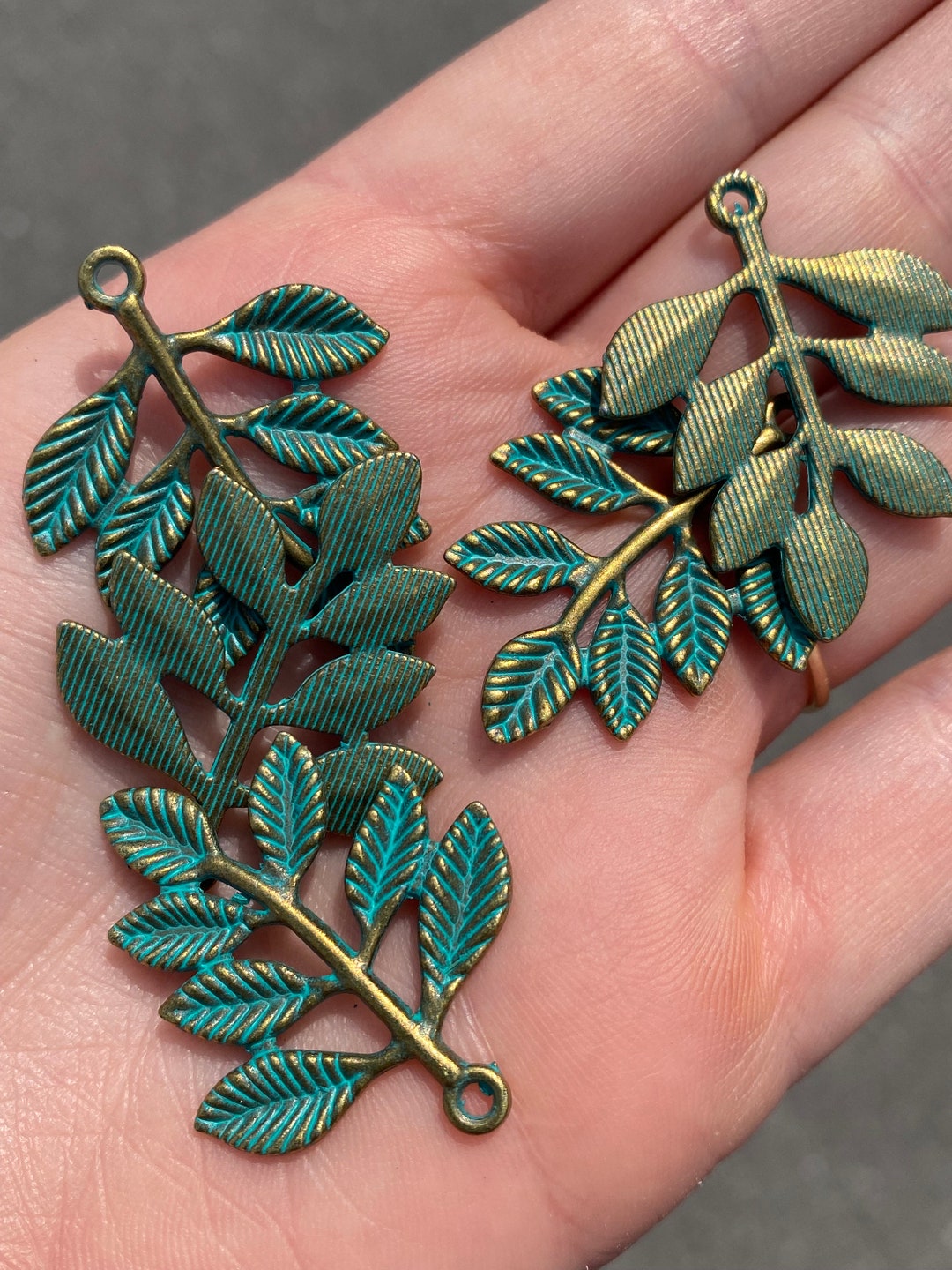 28mm X 34mm Antique Bronze & Green Patina Leaf Pendants 5 Etsy Canada