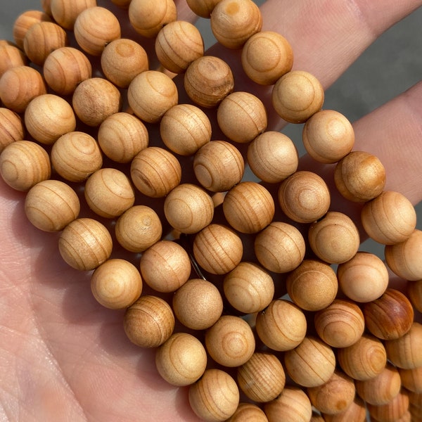 Perles de bois de cèdre brut parfumées de 8 mm - brin complet - brin de 35 po. - Perles en bois