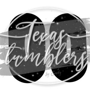 Könnte beinhalten: Schwarzweißes Grafikdesign mit dem Text "Texas Tumblers by Emily" in einem Kreis.